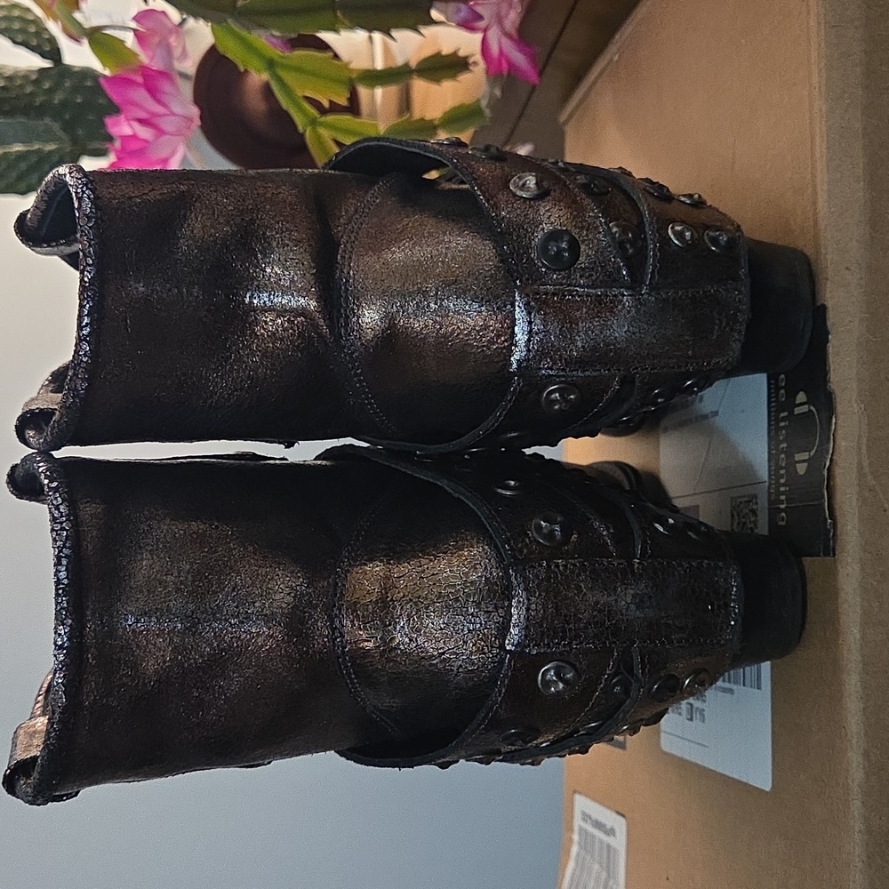 Womens 2.5 Inch Heel Copper/Bronze Leather. Compfy Bootie..Make An Offer - Picture 4 of 7